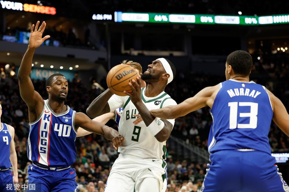 用年轻队员 用年轻队员