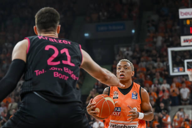 自地区羽毛 自地区羽毛