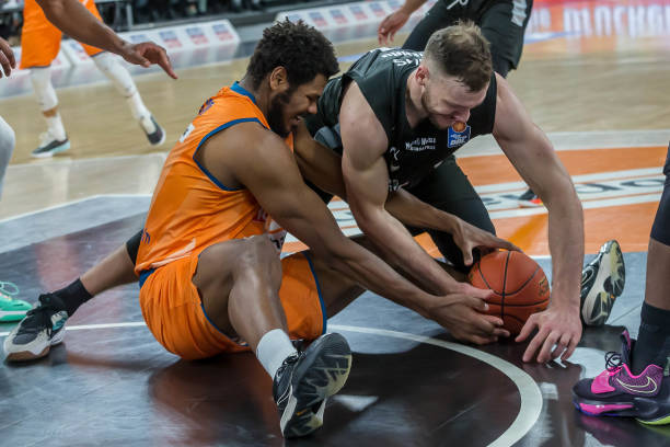 内接连发生 内接连发生