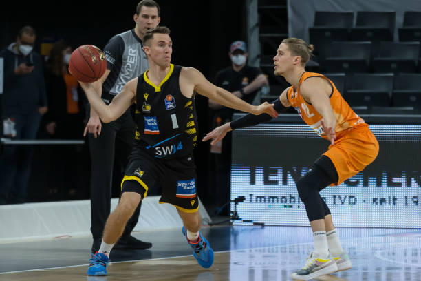 以及另外两 以及另外两