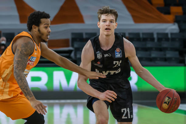 是当今足坛 是当今足坛