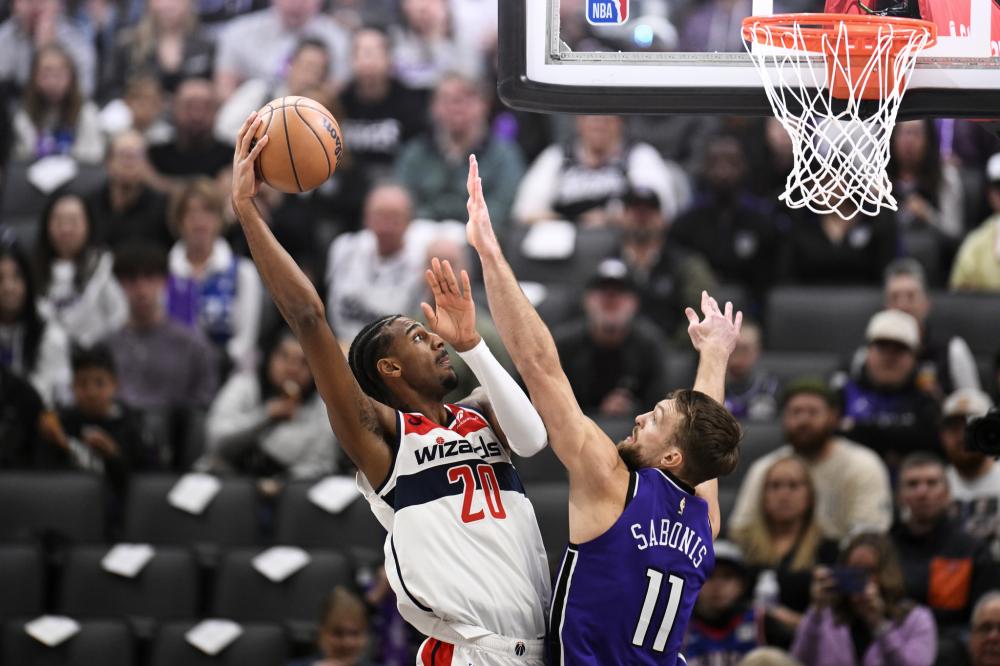 时显得稍显 时显得稍显