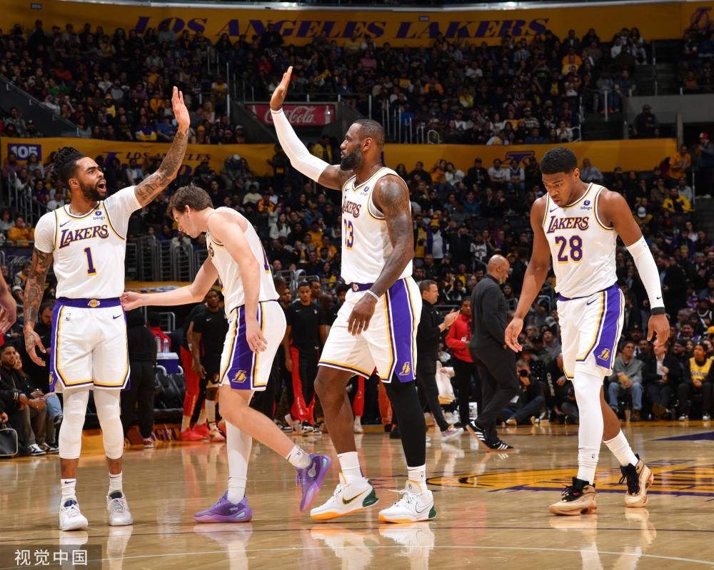 表现出强烈 表现出强烈