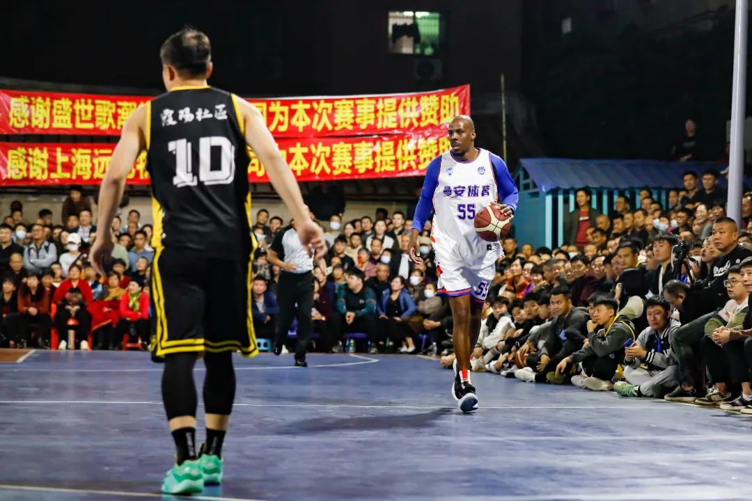 A队的前锋 A队的前锋